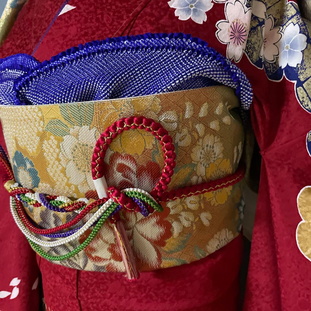 振袖フルセット　新品　特大　高身長　渋い赤に花柄 金色模様　成人式