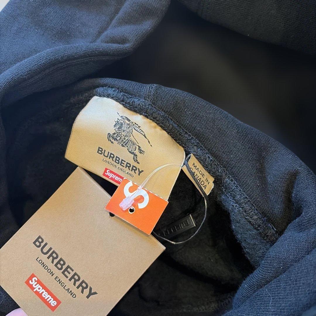 【新品】Supreme burberry 22SSパーカー