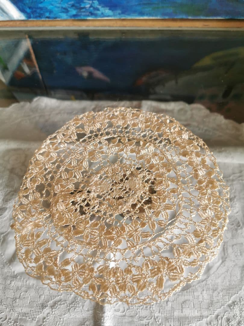 アンティークイタリア マルチーズレース 黄金色の絹糸ボビン編み 19㎝ドイリーβ