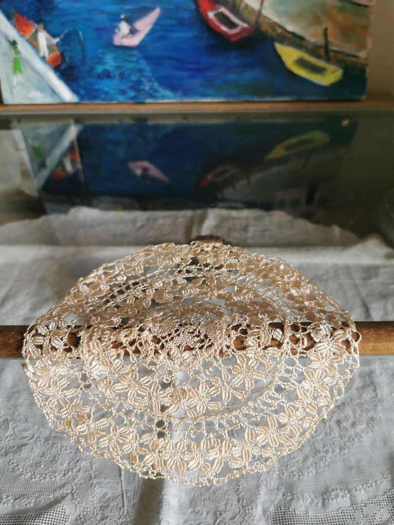 アンティークイタリア マルチーズレース 黄金色の絹糸ボビン編み 19㎝ドイリーβ