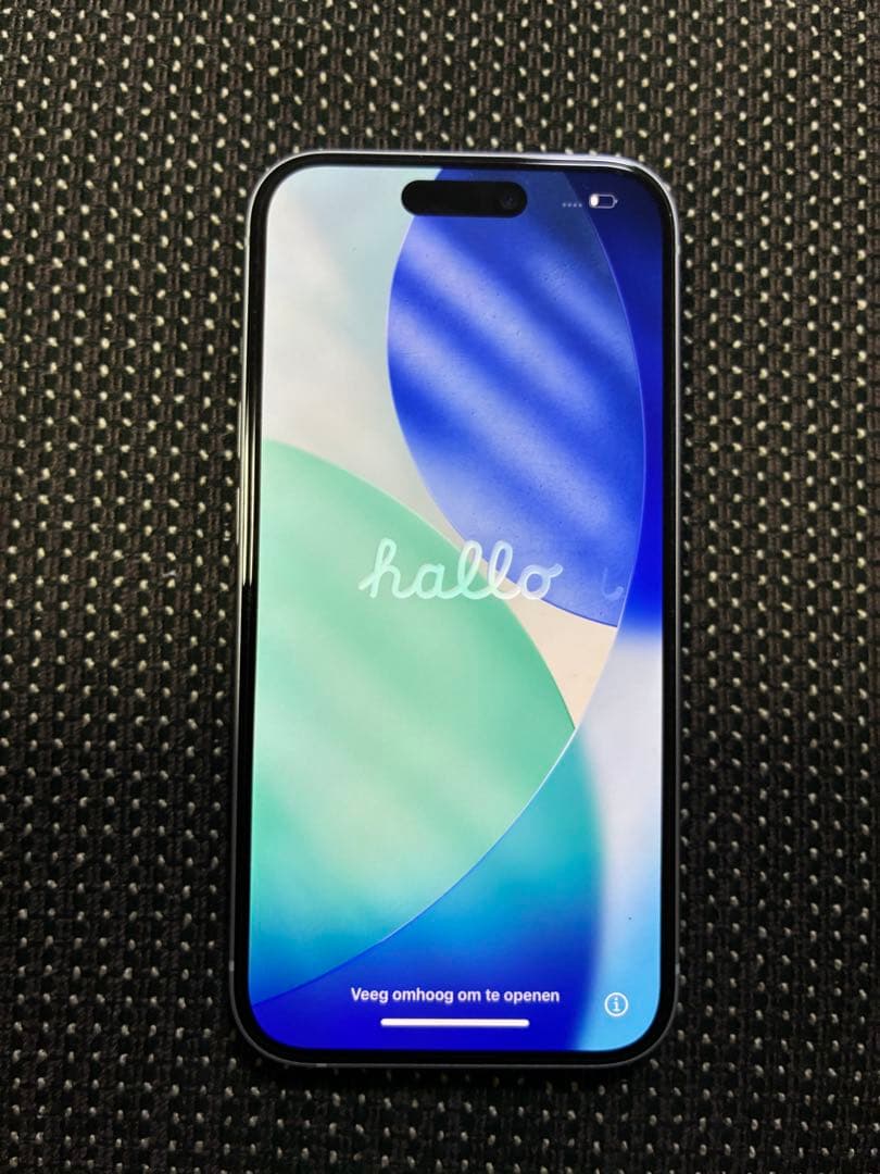 Apple iPhone 15 青色 本体