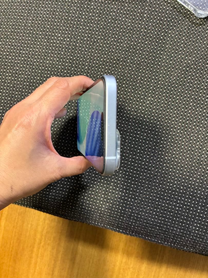 Apple iPhone 15 青色 本体