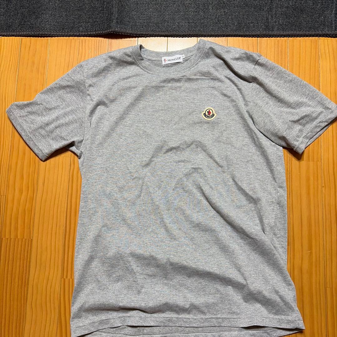 MONCLER グレー Tシャツ