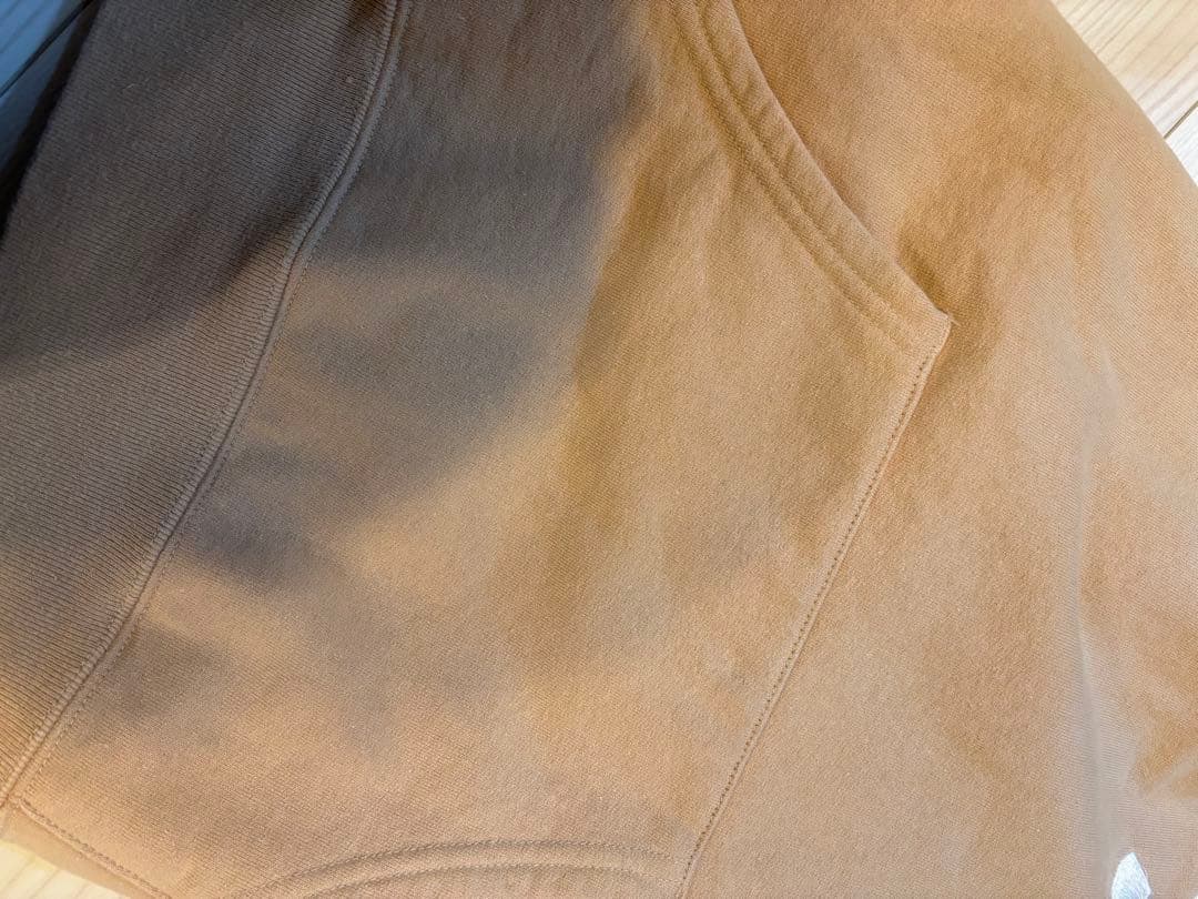 シュプリーム　Sロゴ　コムドット着用モデルカラー