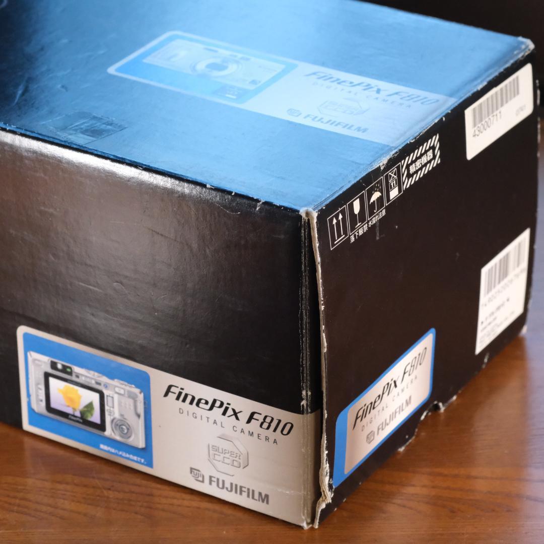 d*7様 FUJIFILM　Finepix　F810　超美　ちょい残念　カードも