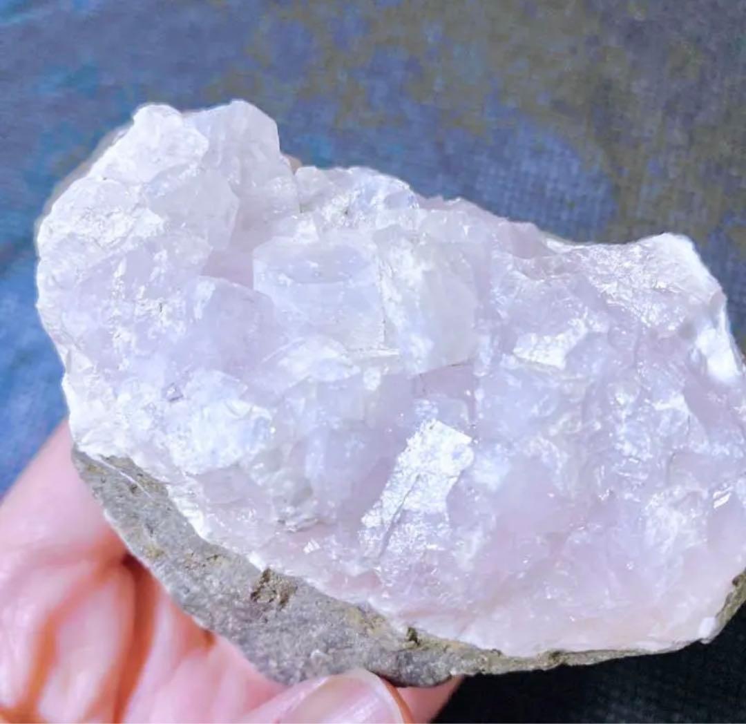 希少な逸品！国産 ピンクアポフィライト 原石 結晶