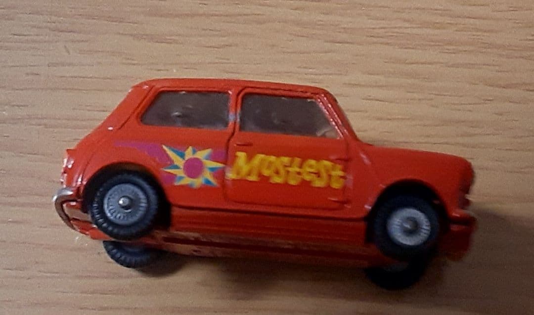 ポップアートミニミニカー