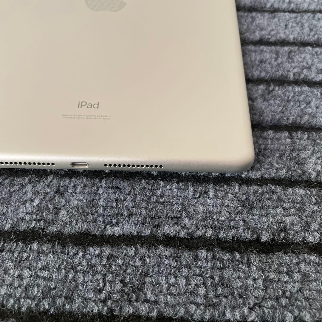 87 iPad 8世代 32GB SIMフリー シルバー