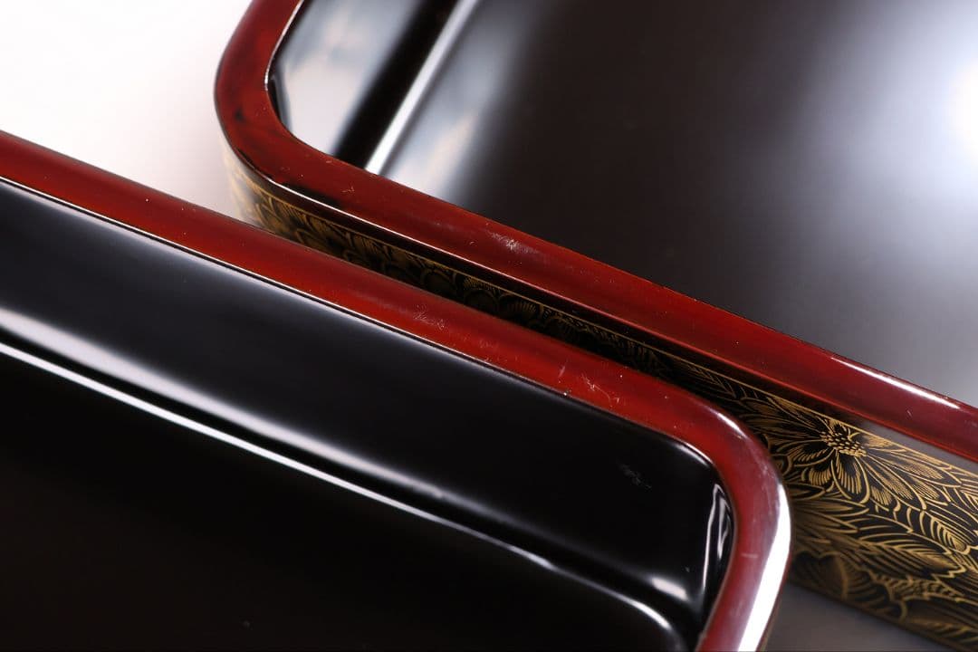 【MB54】輪島塗 沖与謹製 沈金 菊尽くし 四段重箱 共箱 共布 木製漆器