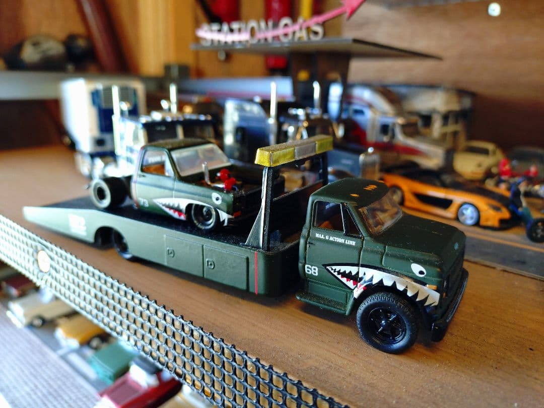 M2シャークマウストレーラー付きミニカーセット