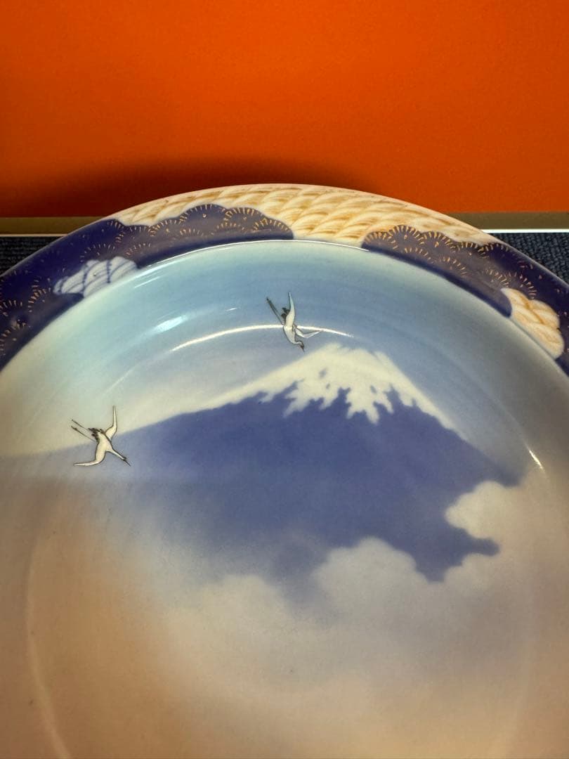 2059  深川製磁　染錦富士に双鶴松絵　深鉢　時代物