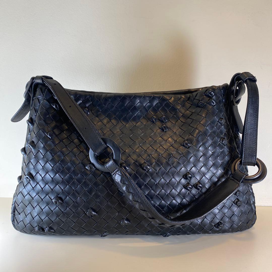 ボッテガヴェネタ　イントレチャート　ショルダーバッグ　ブラック125580