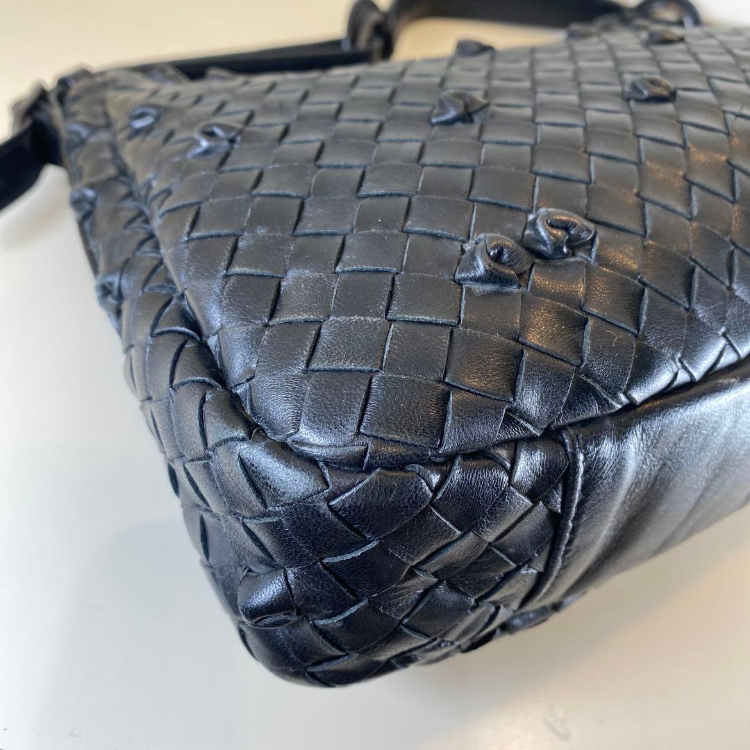 ボッテガヴェネタ　イントレチャート　ショルダーバッグ　ブラック125580