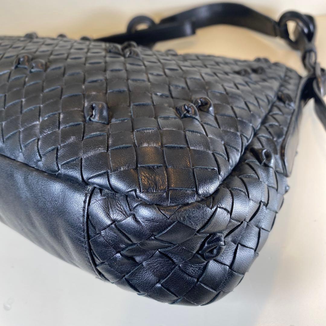ボッテガヴェネタ　イントレチャート　ショルダーバッグ　ブラック125580