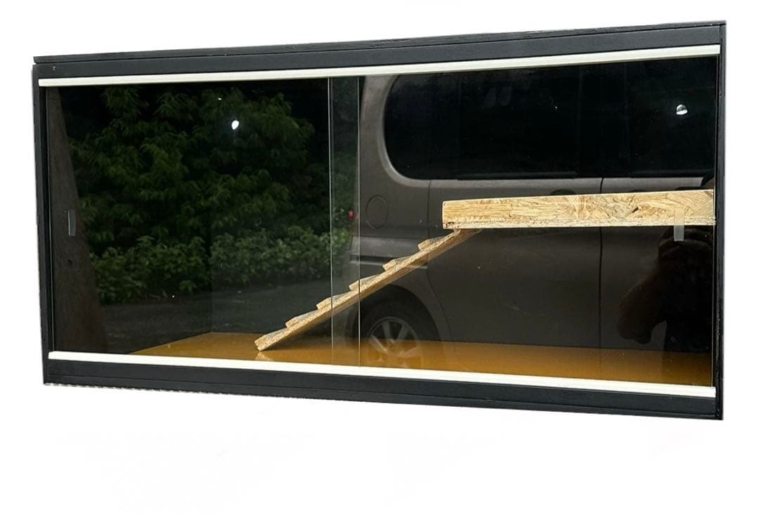 爬虫類ゲージ　※写真はオプション(別売り)2階&ガラス使用になります。