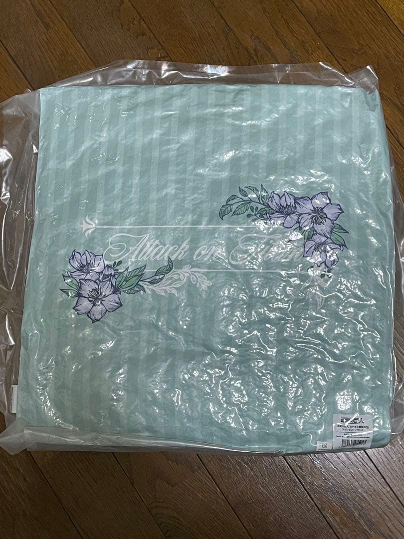 進撃の巨人　おやすみ調査兵団　リヴァイ クッション