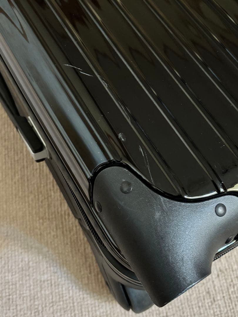 リモア サルサ 32リットル 2輪　日帰り〜1泊向けキャリーケース 中古品