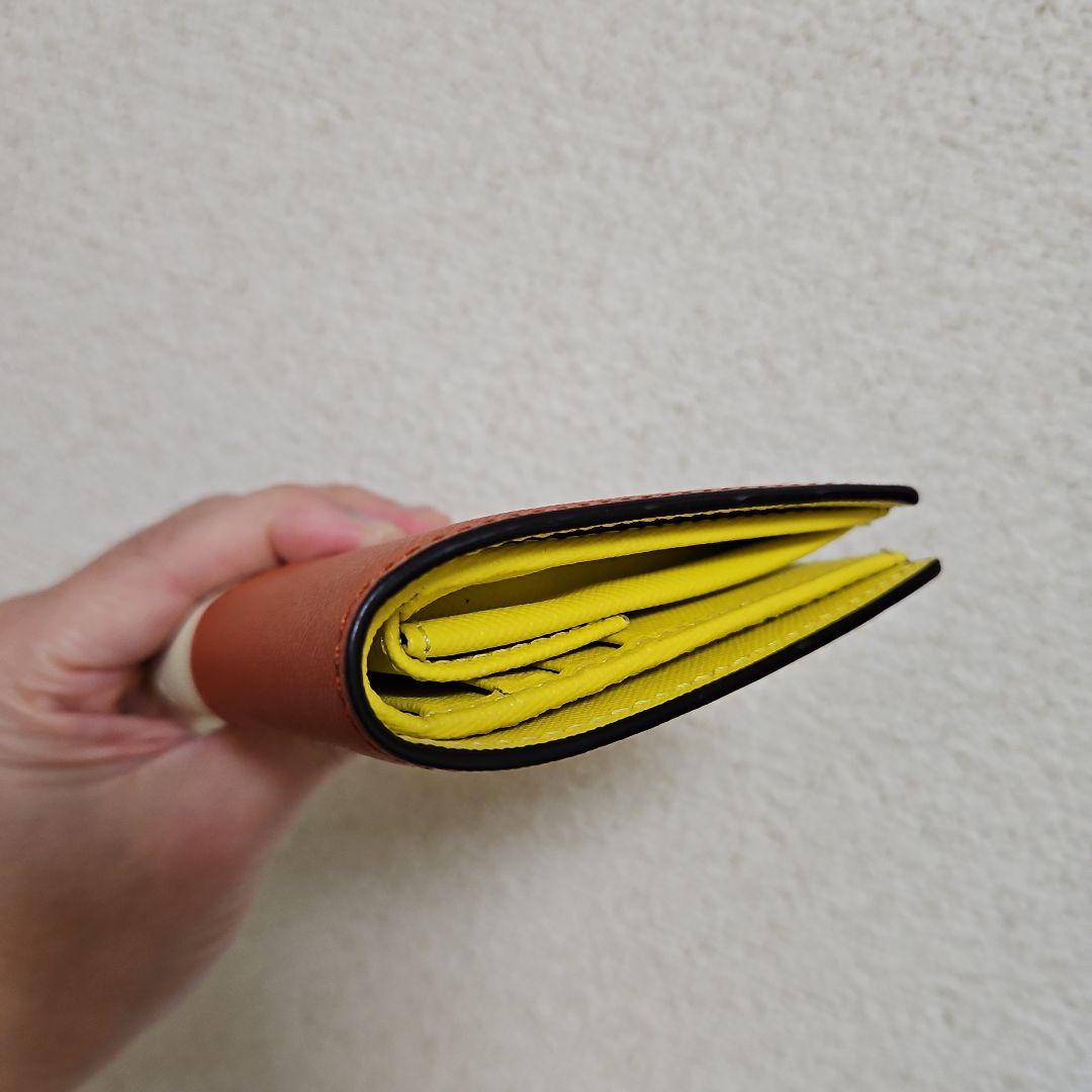 年末限定、売り切りsale‼️マルニ バイカラー2つ折り財布