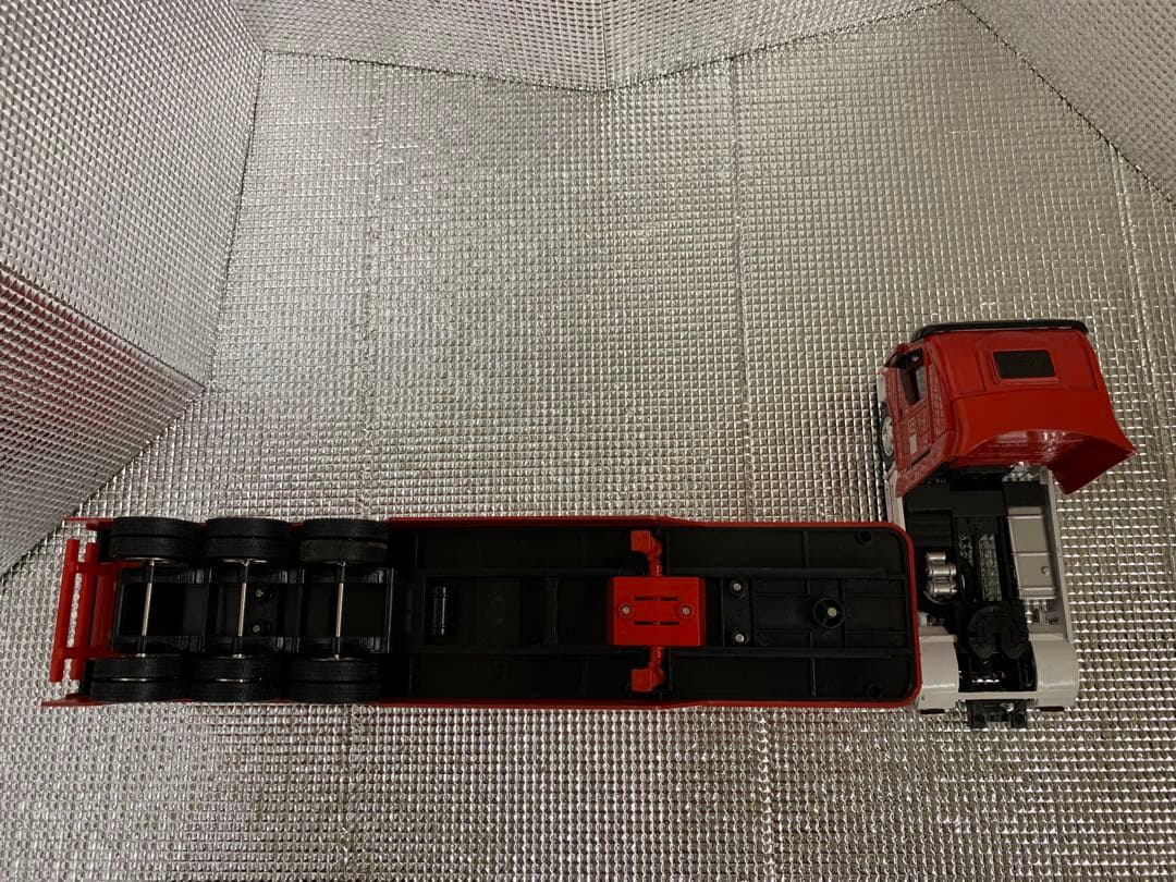 【約50cm F1 フェラーリ　トランスポーター　スクーデリア　1/32】