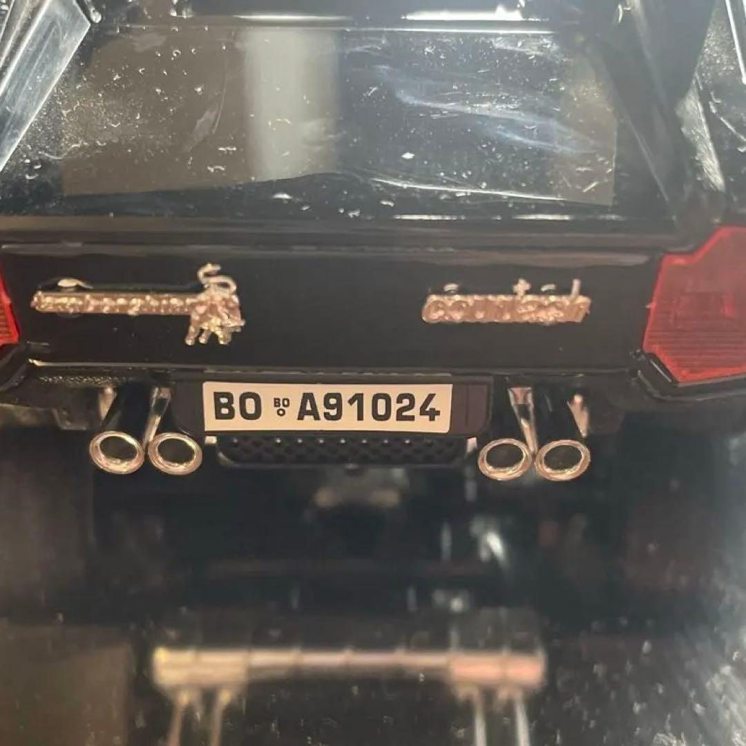 1/18スケールランボルギーニ カウンタック LP 5000S QV 1985