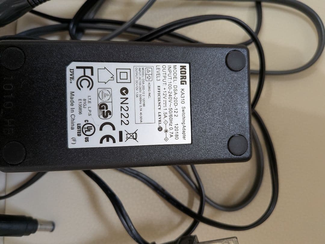 【希少】【現在製造中止】KORG R3 シンセサイザー キーボード