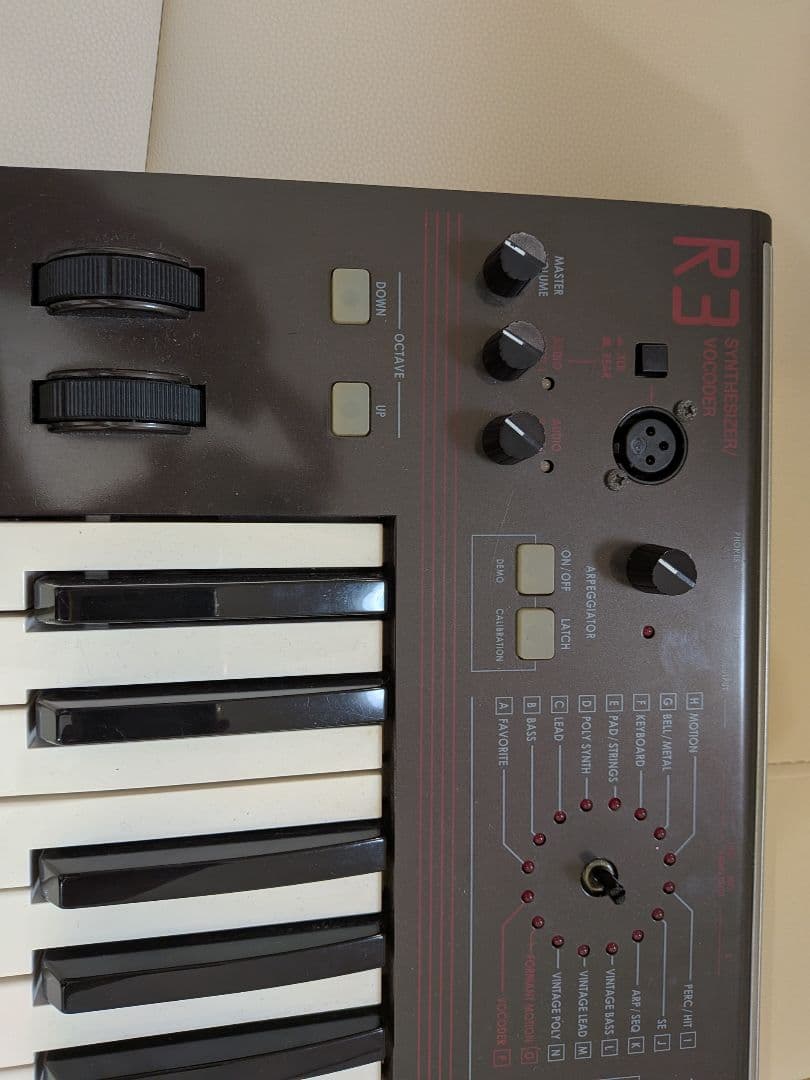 【希少】【現在製造中止】KORG R3 シンセサイザー キーボード