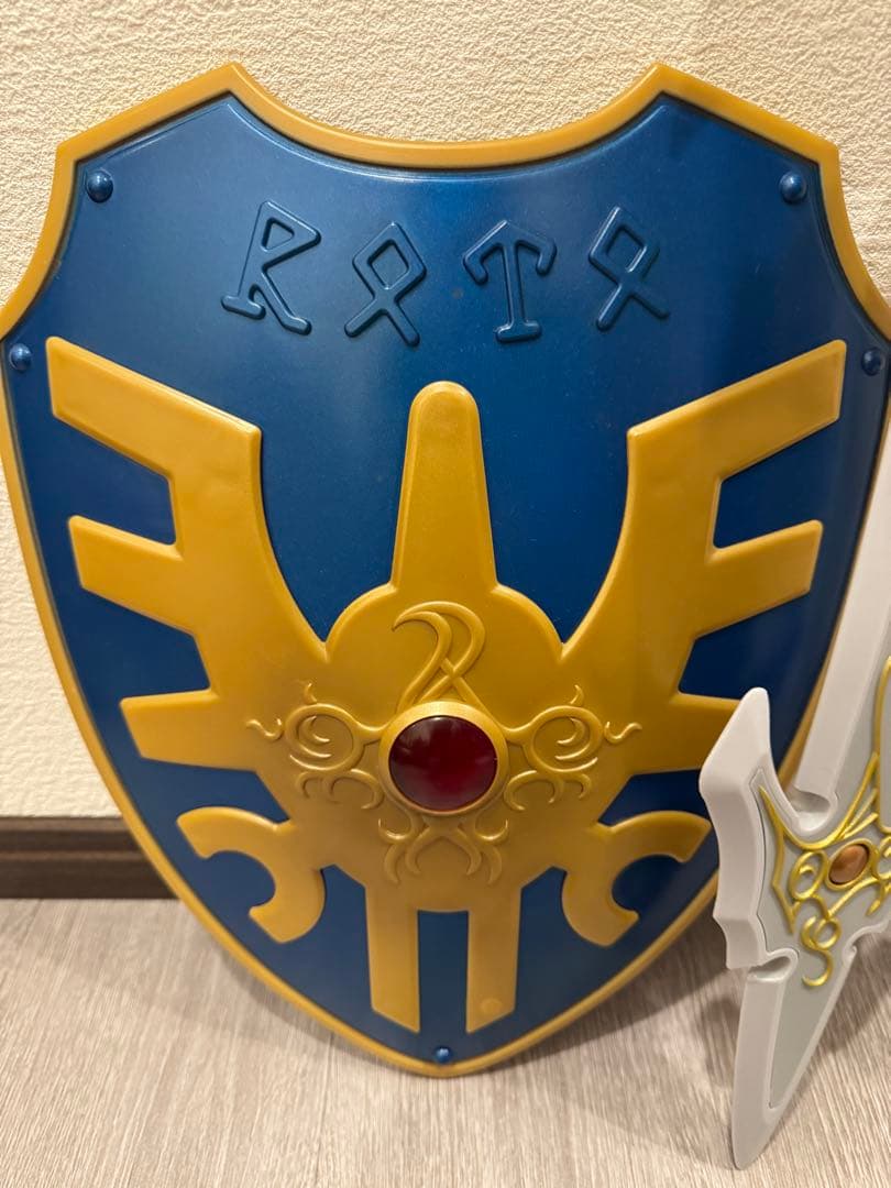 と*ん様 ドラクエ　ふくびき所スペシャルA賞-ロトの剣　とロトの盾と天空の剣