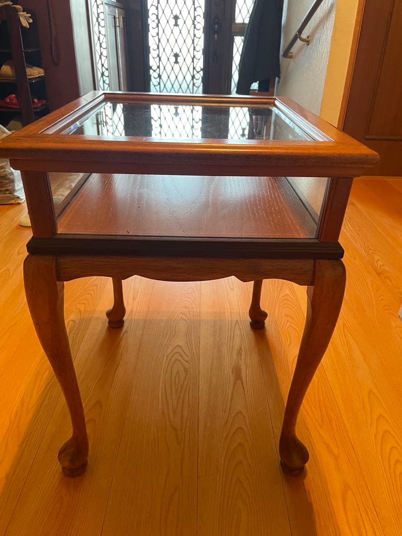 アンティークコレクションテーブル　猫足