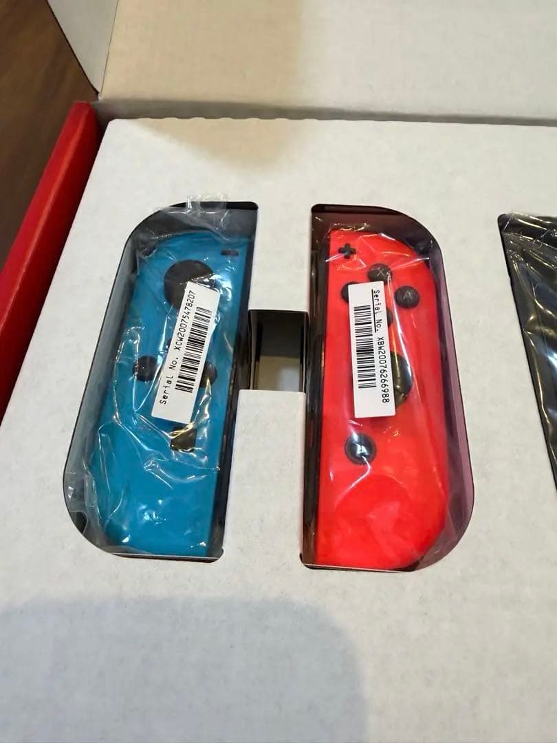 Nintendo Switch 本体 Joy-Con ネオンブルー/ネオンレッド