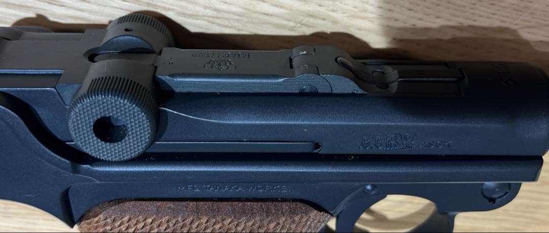 タナカワークス　ルガー　P08 4インチ　ガスブローバック　木製グリップ装着