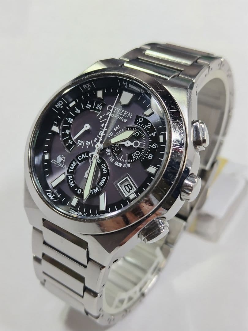 シチズン　アテッサ　エコドライブ　充電池新品　軽量チタン製 電波時計