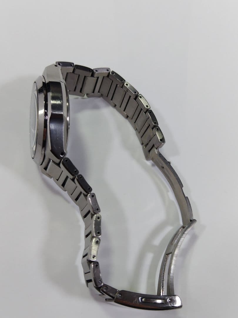 シチズン　アテッサ　エコドライブ　充電池新品　軽量チタン製 電波時計