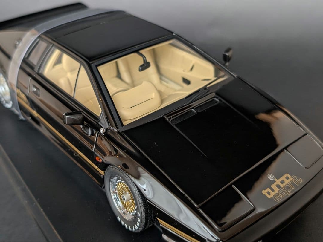 オートアート 1/18 LOTUS ESPRIT TURBO