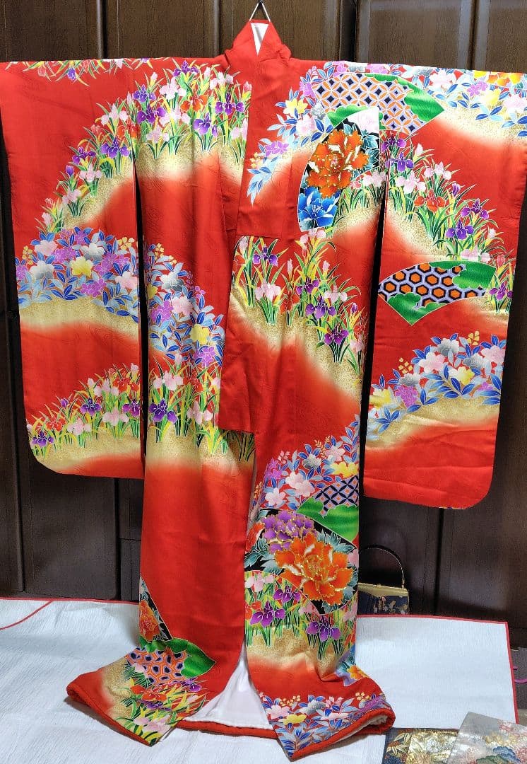 正絹　お引き摺り　お振袖　駒刺繍　暈し　美品