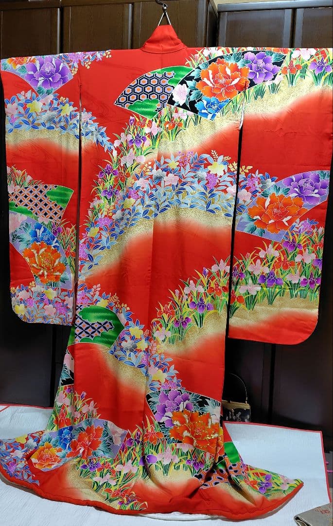 正絹　お引き摺り　お振袖　駒刺繍　暈し　美品