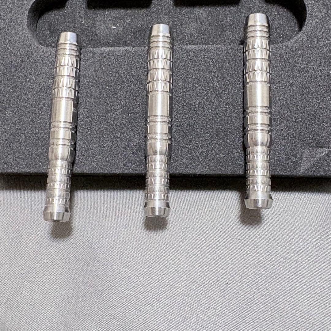 12/7まで！　美品　COSMO DARTS コスモダーツ 安食賢一モデル