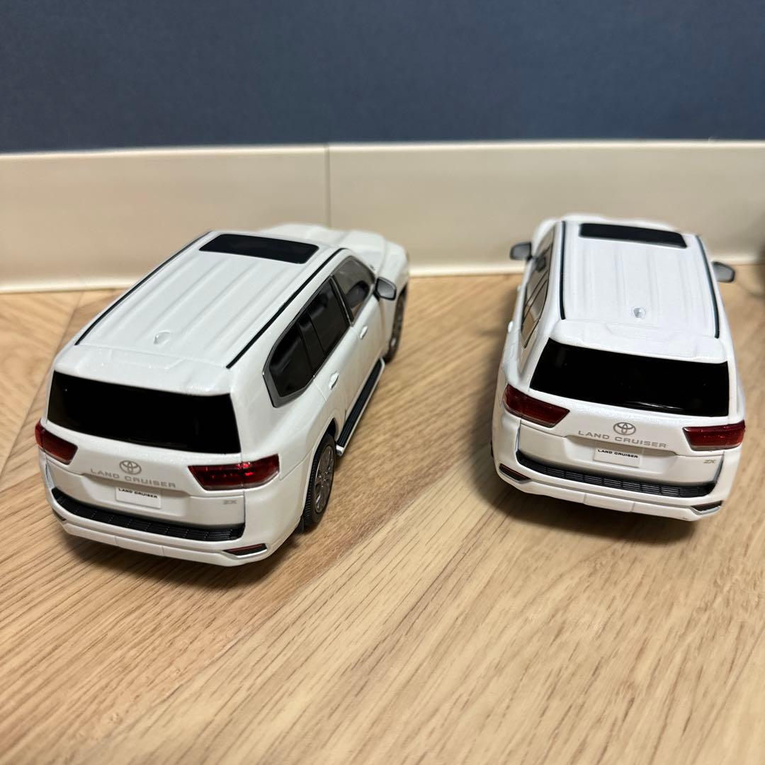 新型ランドクルーザー 300 色見本　ミニカー