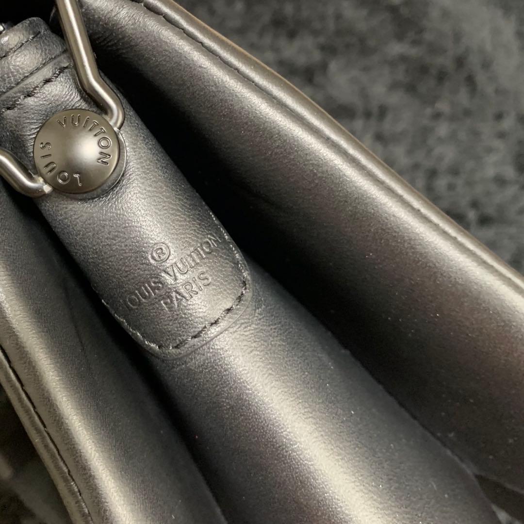 ノベルティ モノグラム ショルダーバッグ ハンドバッグ M23056 ブラック