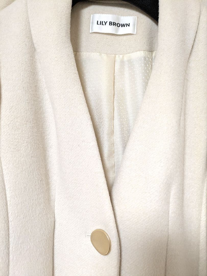 リリーブラウン　チェスターコート　アイボリー
