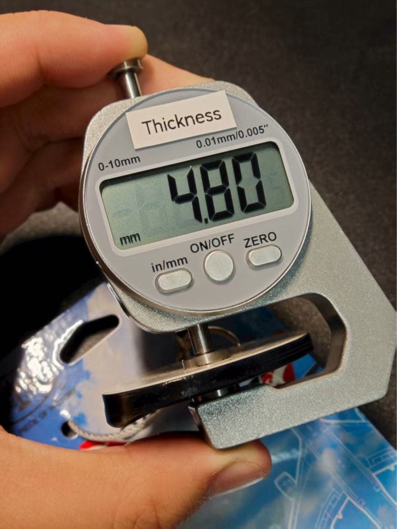 Qantas Planetags A380-842 分厚い