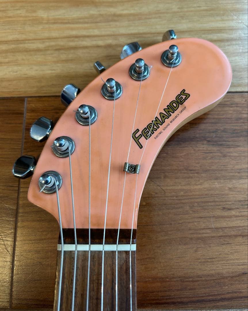 フェルナンデスZO-3 （ピンク）音出ますが、ガリありますのでジャンク扱いで❗️