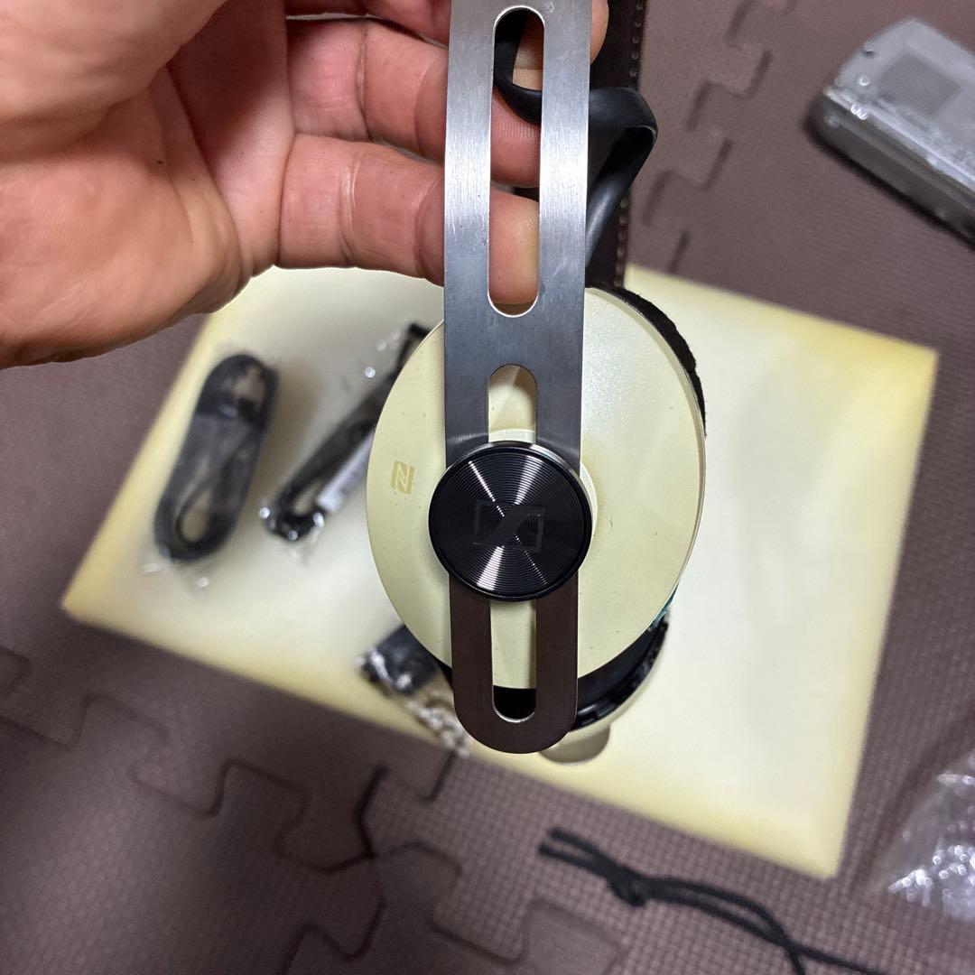 ‼️新品未使用品‼️SENNHEISER MOMENTUM On-Ear Ivory