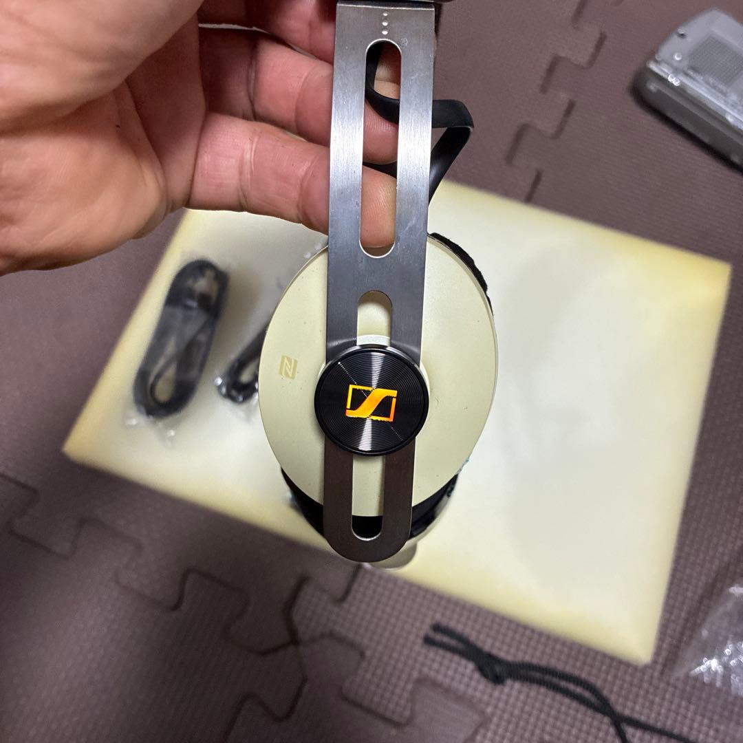 ‼️新品未使用品‼️SENNHEISER MOMENTUM On-Ear Ivory