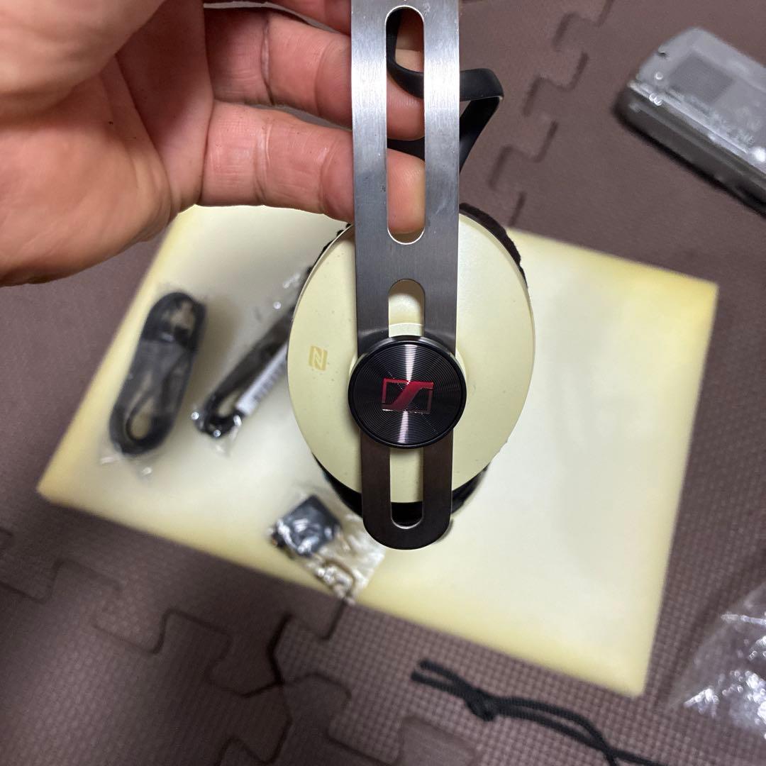 ‼️新品未使用品‼️SENNHEISER MOMENTUM On-Ear Ivory
