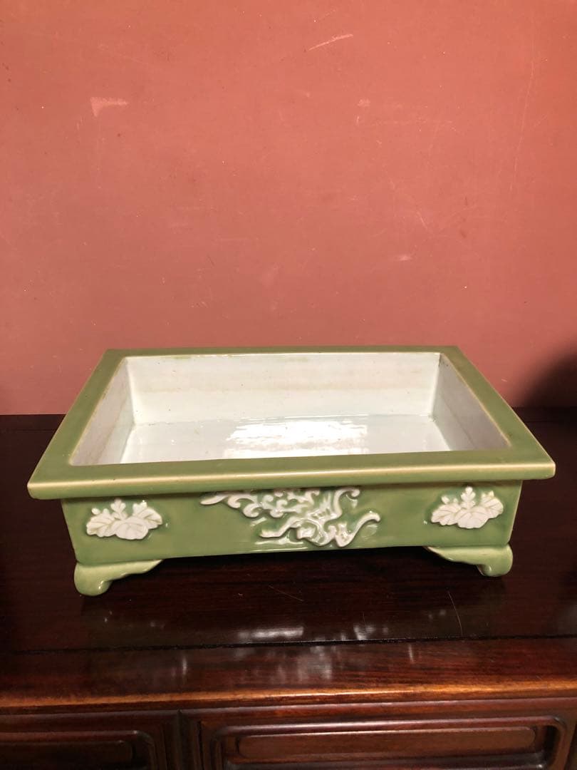 蔵にあった大型の青磁桐鳳凰文水盤