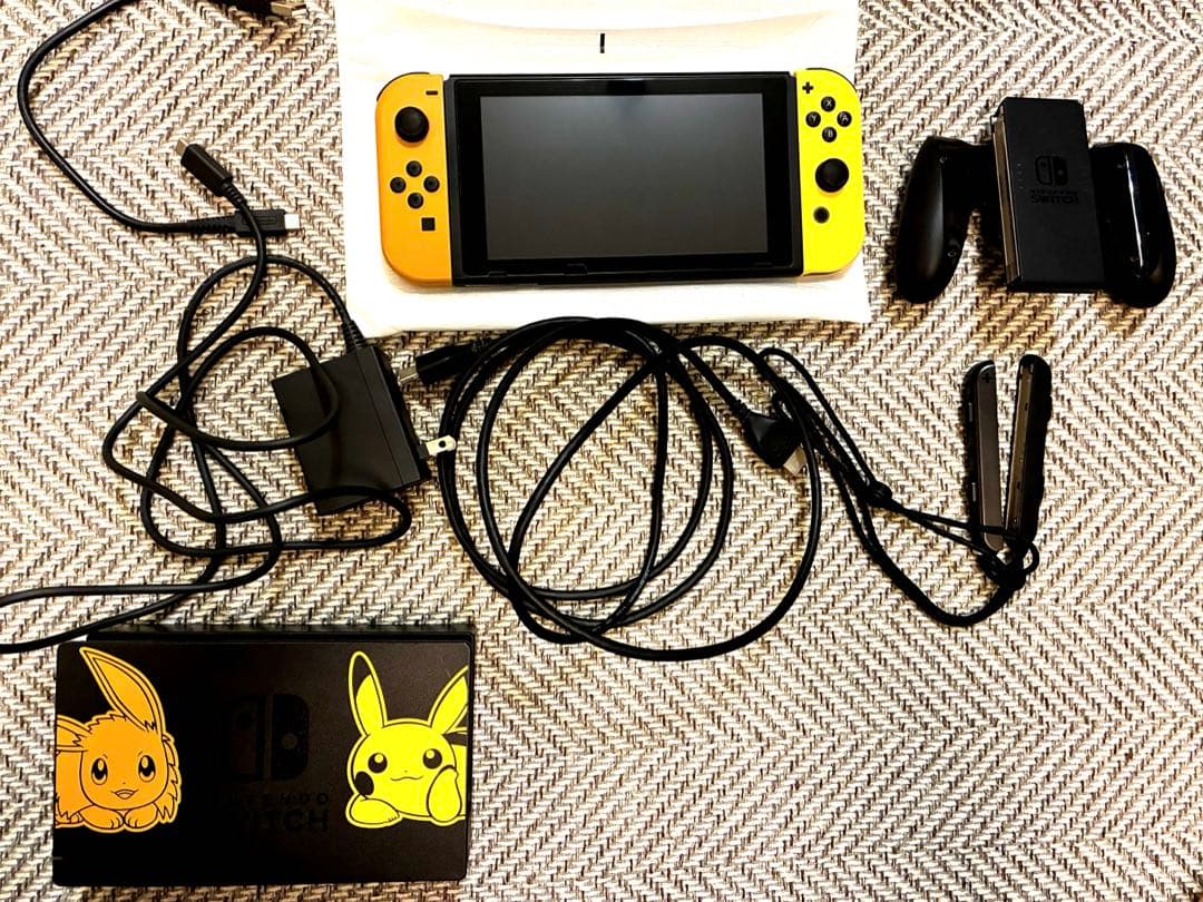 Nintendo Switch 本体　ピカチュウエディション