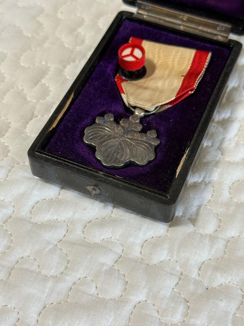 勲八等白色桐葉章 勲章 大日本帝国 旧日本軍 顕彰 瑞宝章 旭日章 軍人