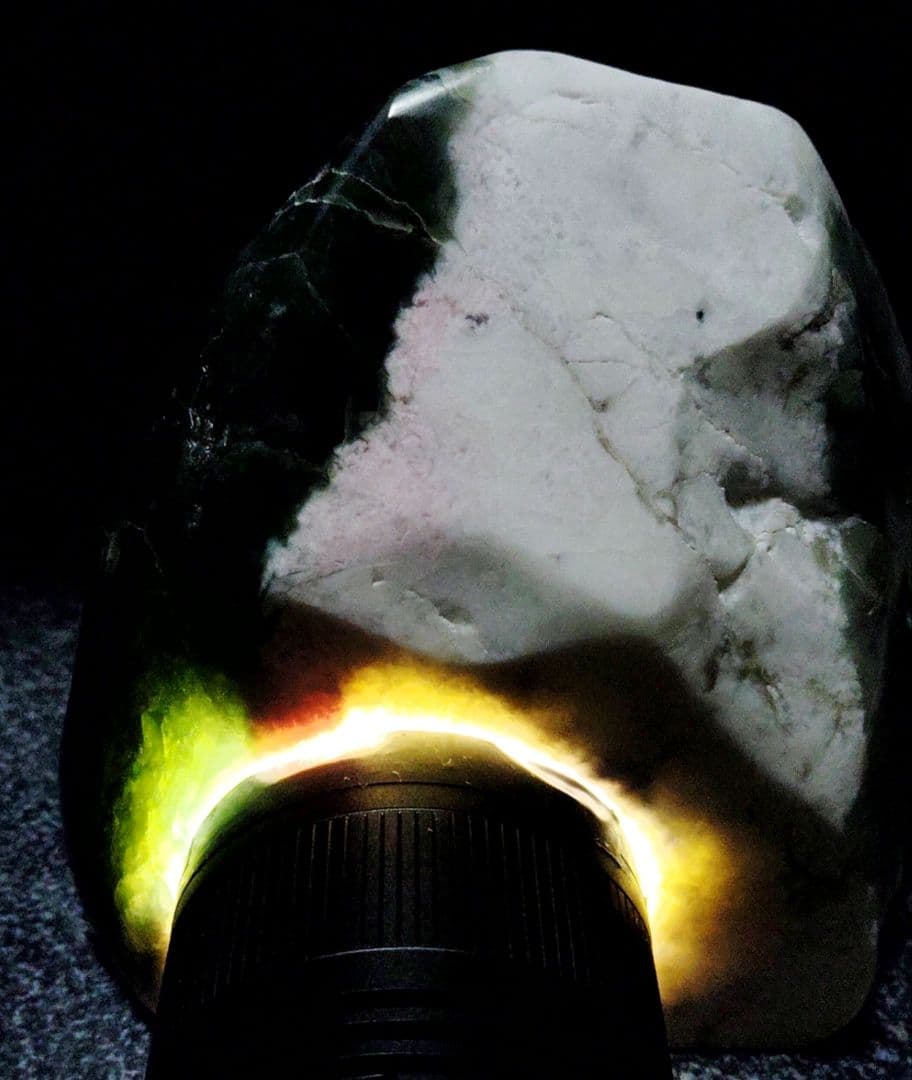 ★翡翠原石★糸魚川硬玉【姫川・6色翡翠・磨き2kg】