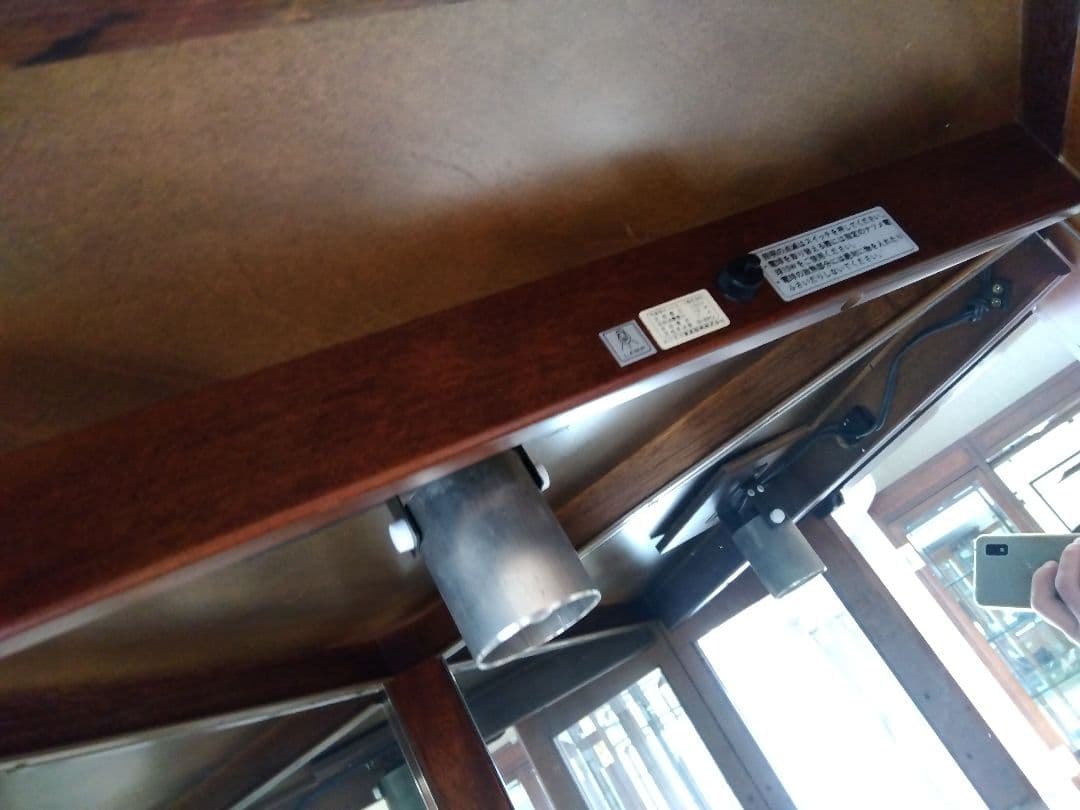 p*o様 karimoku カリモク キュリオケース コーナーキャビネット 飾り