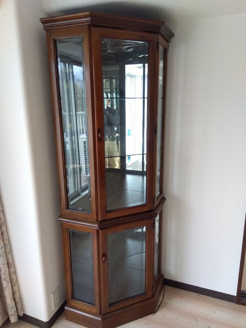 p*o様 karimoku カリモク キュリオケース コーナーキャビネット 飾り